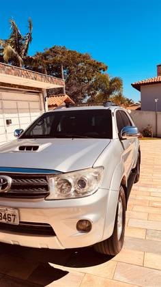TOYOTA HILUX SW4 3.0 SRV 4X4 7 LUGARES 16V TURBO INTERCOOLER DIESEL 4P AUTOMÁTICO TOYOTA HILUX SW4 3.0 SRV 4X4 7 LUGARES 16V TURBO INTERCOOLER DIESEL 4P AUTOMÁTICO